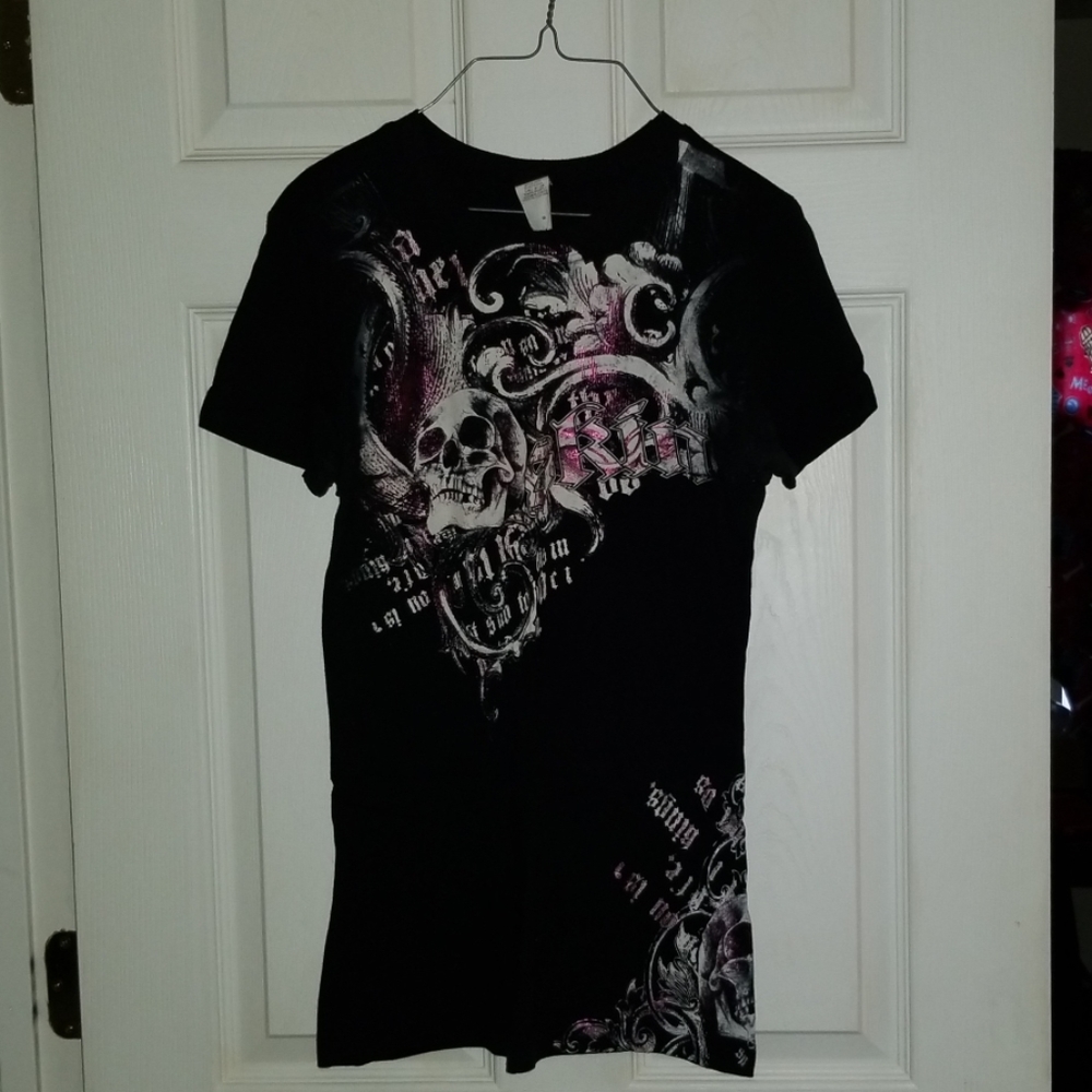 Black shirt